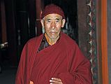 Lo Manthang Thubchen 05-1 Entrance Monk